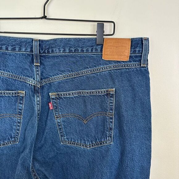 Levi's® Premium Women’s 80’s Mom Jean in Running Errands Dark Wash - Picture 8 of 15